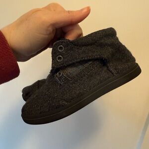 Kids Dark Gray Sneakers Velcro size 7